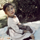 vestido-delantal-flores-rosa-lazada-nina-habana-kids